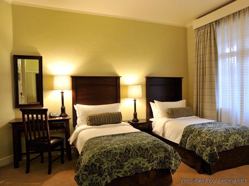 Imperial Hotel By Misty Blue Hotels Питермарицбург Экстерьер фото