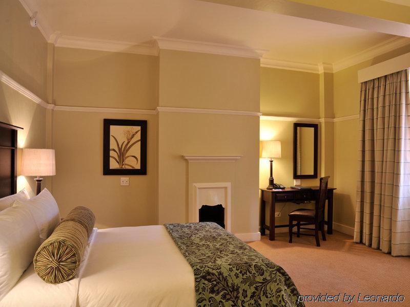 Imperial Hotel By Misty Blue Hotels Питермарицбург Экстерьер фото