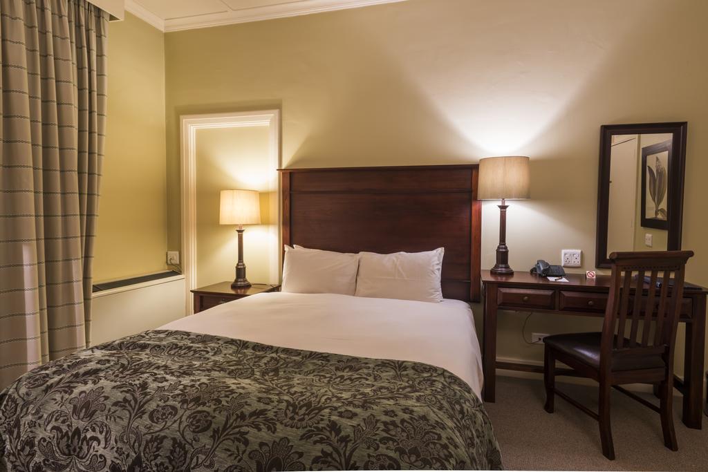 Imperial Hotel By Misty Blue Hotels Питермарицбург Экстерьер фото