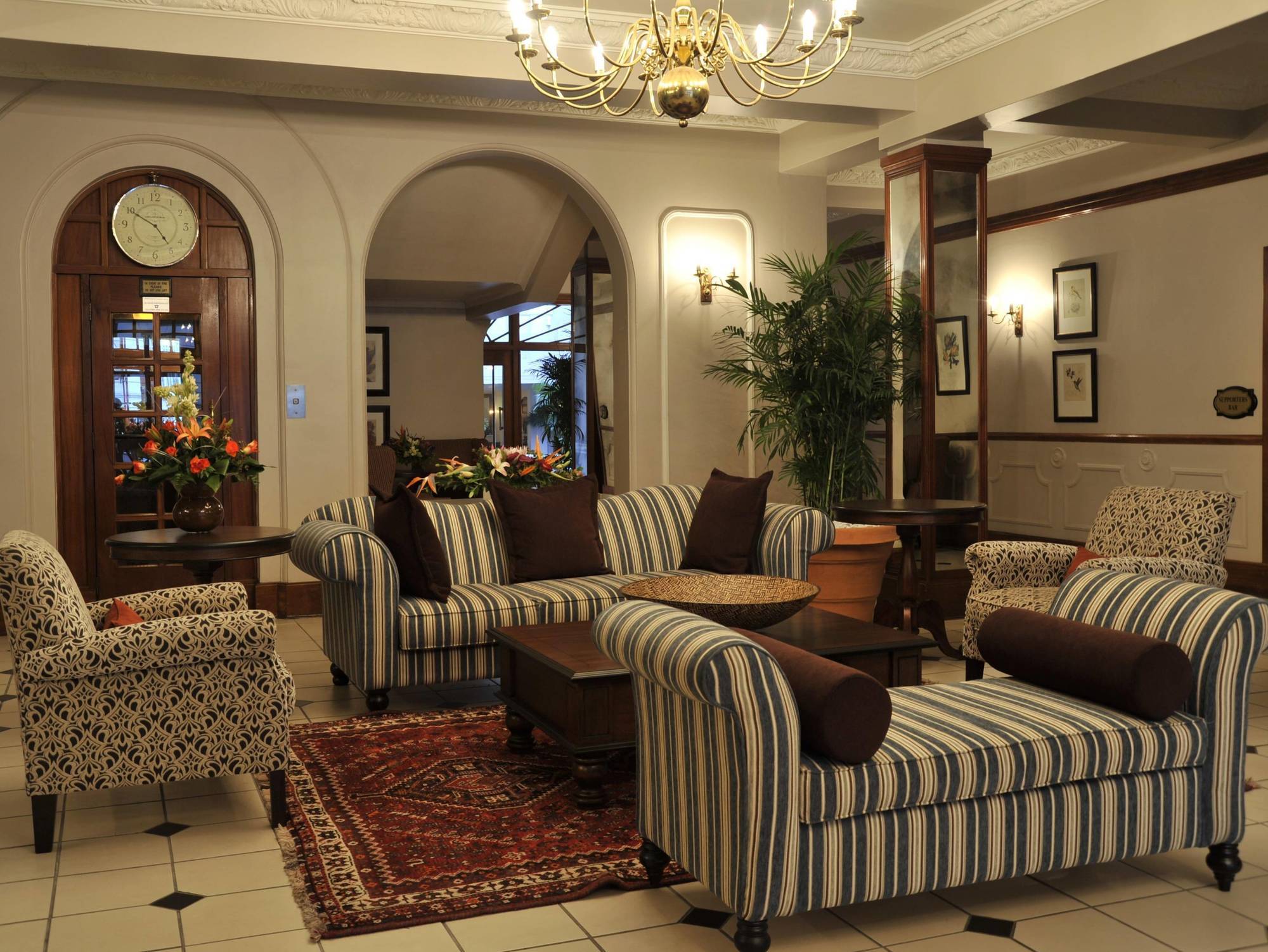 Imperial Hotel By Misty Blue Hotels Питермарицбург Экстерьер фото
