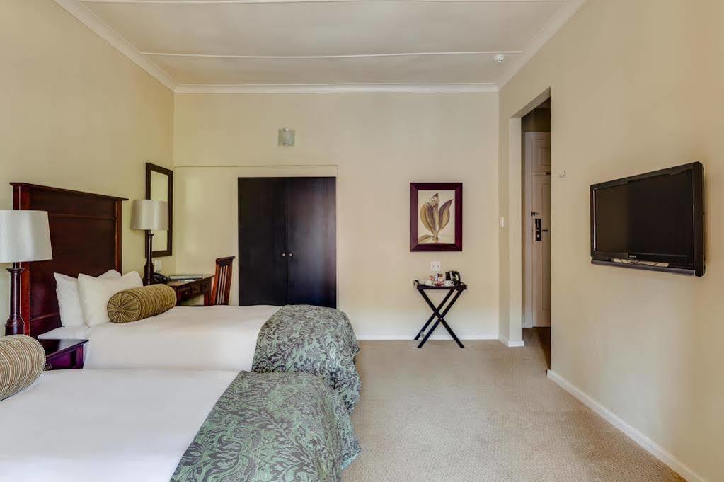 Imperial Hotel By Misty Blue Hotels Питермарицбург Экстерьер фото